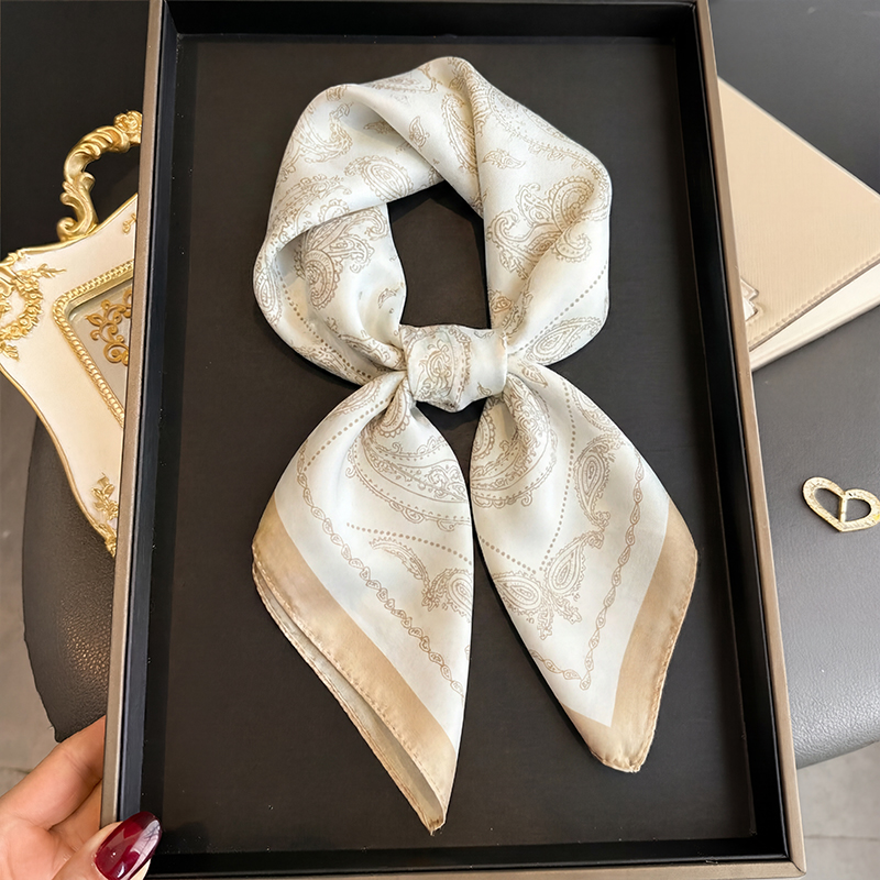 Head Wrap Turban - وشاح مربع من الساتان الحريري بنقشة