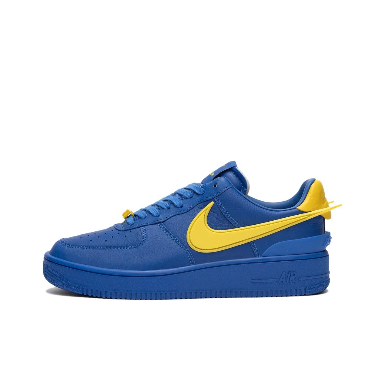 حذاء نايك × أمبوش إير فورس 1 ا - مراجعة Nike Shoes Air Force 1 وسعره