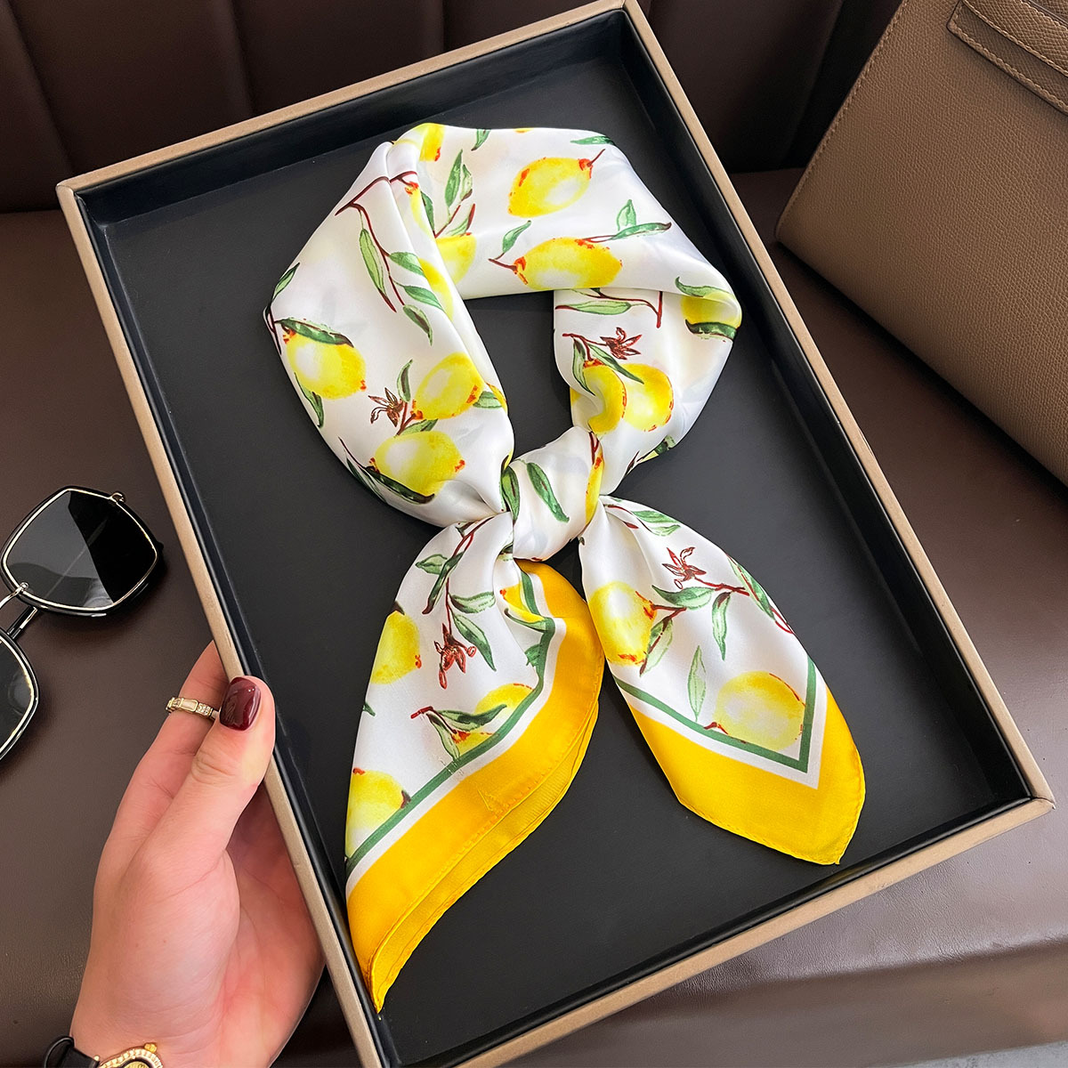 2025 جديد الأصفر الليمون طباعة - مراجعة Ascot Neck Scarf وسعره